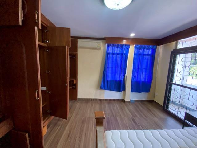 ให้เช่าบ้านเดี่ยว 2 ชั้น เนื้อที่ 90 ตร.วา ซอยรามคำแหง 21 ใกล้ทาว์อินทาว์ พร้อมเฟอร์นิเจอร์ เดินทางสะดวกไปเอกมัย ทองหล่อ ใกล้ทางด่วนมอเตอร์เวย์ 7