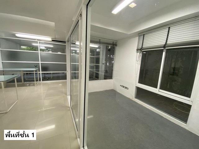 ให้เช่าทาวน์โฮม 3 ชั้น ย่าน Town in Town หลังมุม ลาดพร้าว 94 ถนนศรีวรา 7