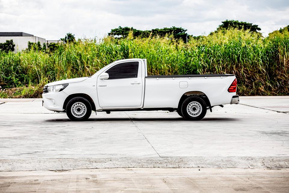 Toyota Revo 2.4J Standard Cab สีขาว เกียร์ธรรมดา ปี 2017  11