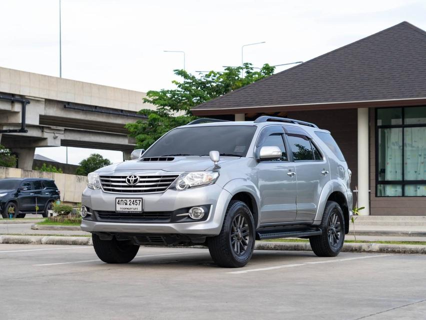 ขาย Toyota Fortuner 2.5V ปี15