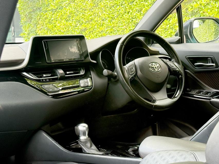 2019 TOYOTA CHR HV HI รถมือเดียวออกป้ายแดง รถวิ่งน้อย เข้าศูนย์ตามระยะ รถไม่เคยมีอุบัติเหตุครับ 12