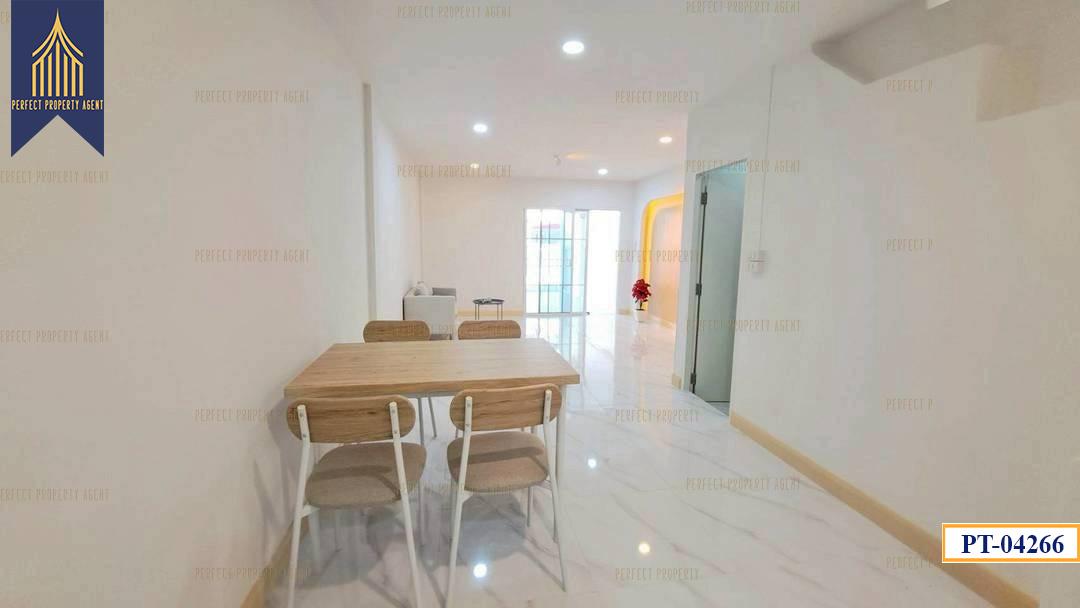 ขาย ทาวน์เฮ้าส์ มนวดี 13 บางคูรัด บางบัวทอง แต่งใหม่ 4