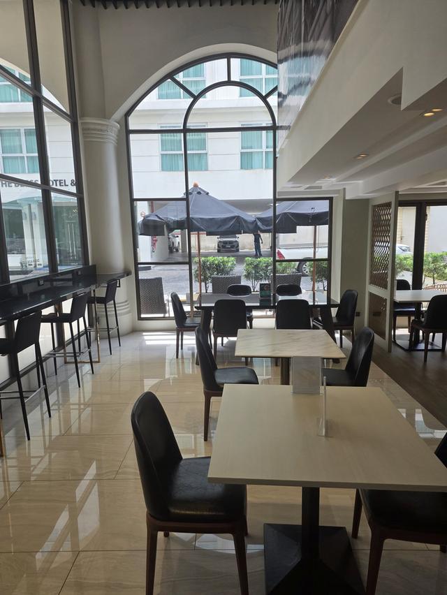 ให้เช่าพื้นที่ร้านอาหาร | พร้อมพงษ์ | พื้นที่พร้อมใช้งาน  ค่าเช่า: 235,000.- บาท / เดือน  พื้นที่ร้านอาหารย่านพร้อมพงษ์ 7
