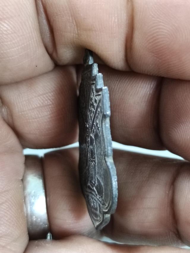 เหรียญครูบาขาวปี รุ่นแรกปี พ.ศ.2495 เนื้อตะกั่ว 4