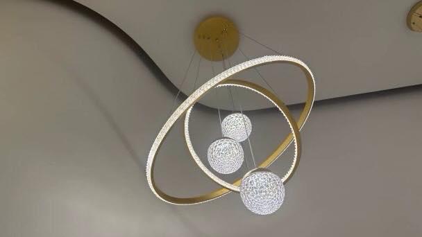 รูป Selling a luxury pendant lamp, 4 in 1, very luxurious, crystal ring lamp arranged in 4 rings