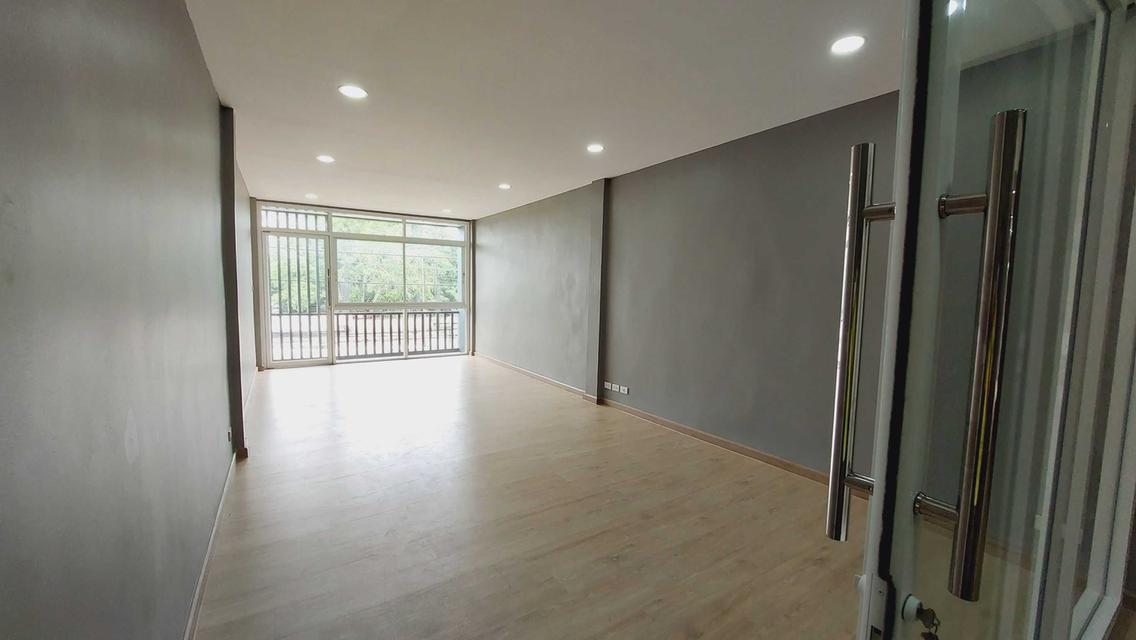 ขายอาคารพาณิชย์ 3.5 ชั้น ปรีดีพนมยงค์ (N.733) 10