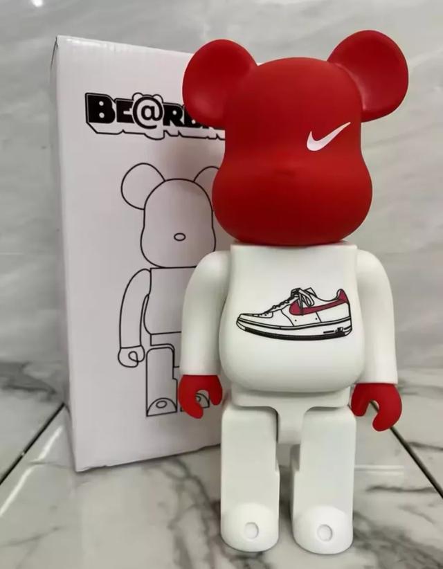 Red Nike Dunk Bearbrick 400%