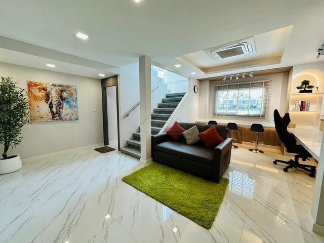 ให้เช่าบ้าน 2 ชั้น หมู่บ้านอยู่เจริญ 779 ถนนรัชดาภิเษก ซอย 18 ตกแต่งใหม่ เฟอร์นิเจอร์ครบพร้อมอยู่ 3