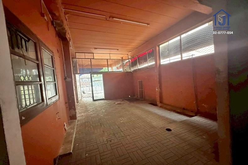 ขายทาวน์โฮม 2 ชั้น 41 ตารางวา ซอยนวมินทร์ 111 หลังมุม ใกล้ทางด่วนเอกมัย-รามอินทรา 6