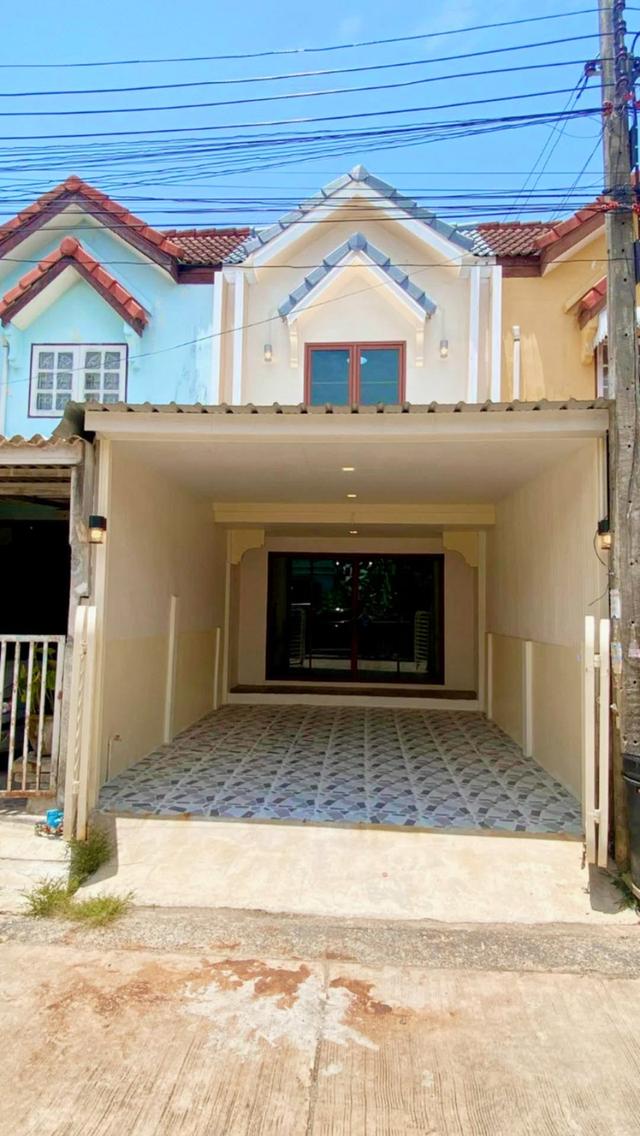 🛒 ทำเลดีบางใหญ่ ใกล้เซ็นทรัลเวสต์เกตและตลาดบางใหญ่! 🏡 ✨ ขายทาวน์เฮ้าส์ 2 ชั้น มบ.พร้อมจิตร ถนนกันตนา 17 ตร.ว. 2 นอน 2 น้ำ เพียง 1.69 ล้าน ฟรีโอน ✨ 3