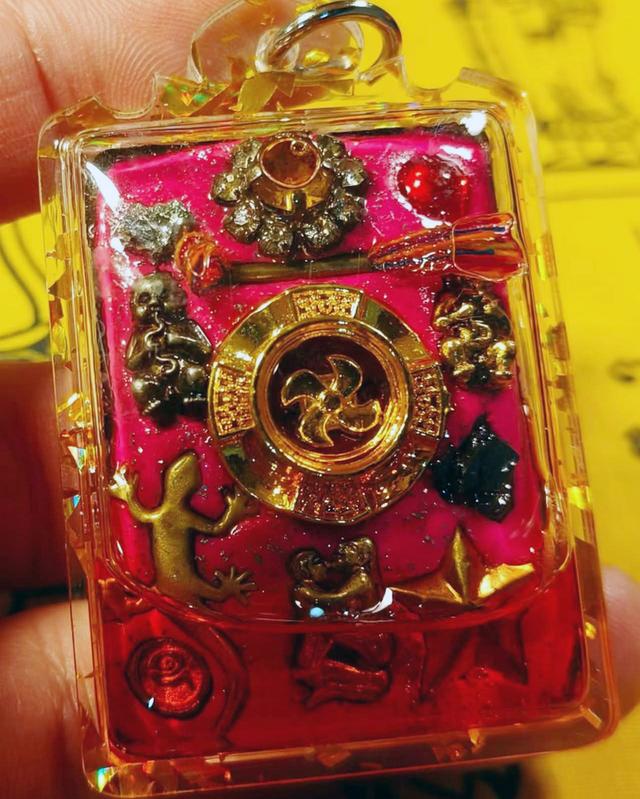 ✨ The Crimson Empress Nine-Tailed Fox Locket: Authentic Arjan Nan Kong "Lanna Sorcery" Edition for Supreme Seduction Aura, Instant Wealth Attraction, รูปที่ 6