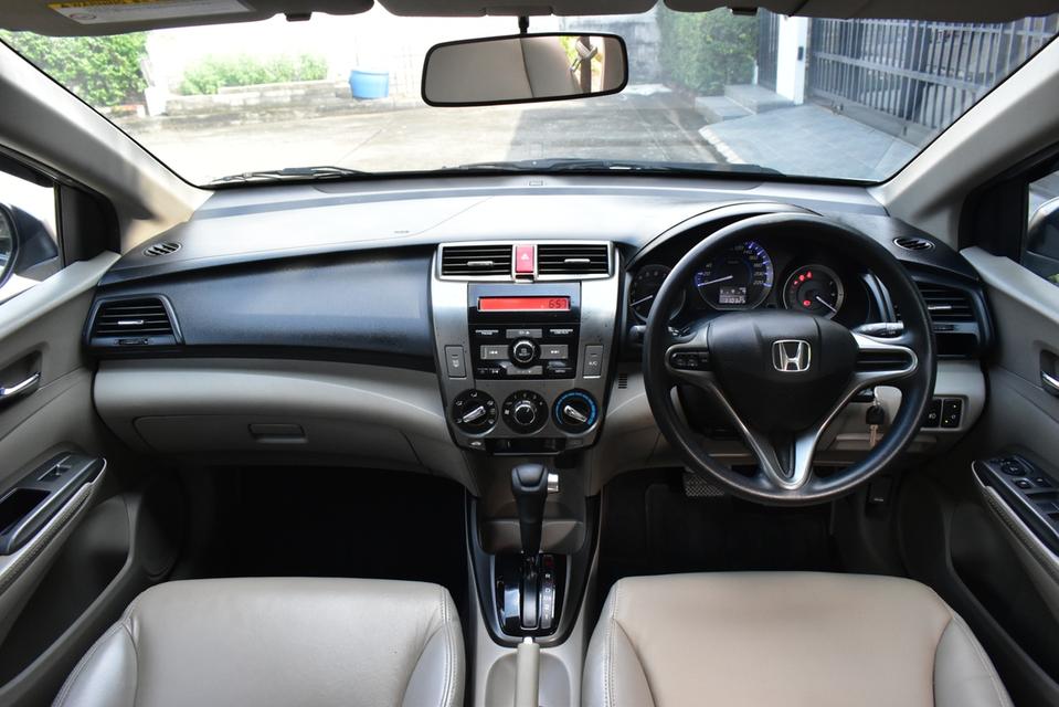 Honda City 1.5V CNG โรงงาน  ราคาเพียง 189,000  ปี 2013 สีเทา ออโต้ เบนซิน+แก๊ส ไมล์ 11x,xxx km 8