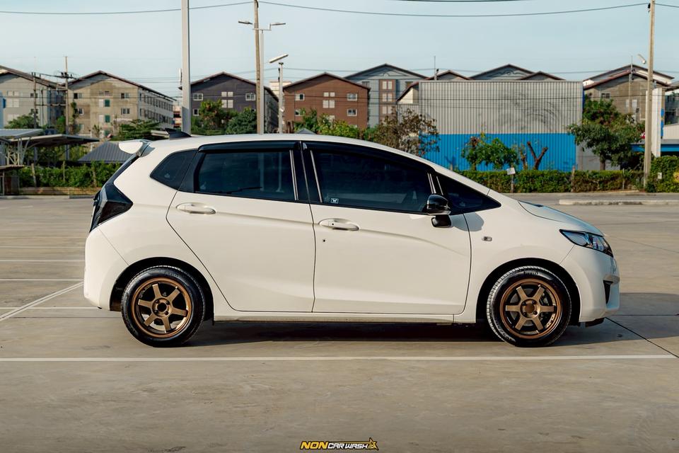 รถยนต์ Honda jazz gk 2014 15