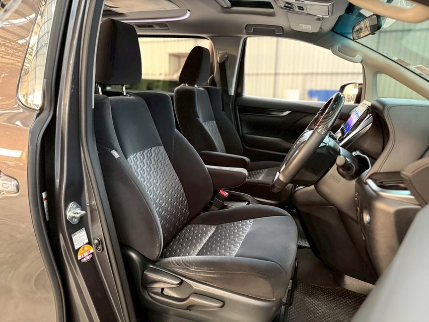 ปี 2015 TOYOTA VELLFIRE, 2.5 Z โฉม ปี15-23สีเทา เครื่องยนต์เบนซินล้วน มือเดียวป้ายแดง 10