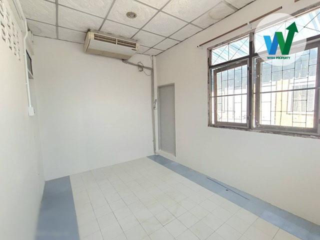 ขายอาคารพาณิชย์ 3 ชั้นทำเลดี บ้านพร้อมอยู่ แอร์ กู้เต็ม เข้าอยู่ได้เลย ใกล้รถไฟฟ้า ใกล้โรงเรียนอินเตอร์  ใกล้นางลิ้นจี่ 8