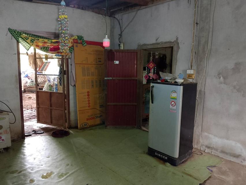 ขายที่ดินพร้อมบ้านสวน เนื้อที่ 1 ไร่เศษ ราคา 900,000 บาท ต่อรอง 4