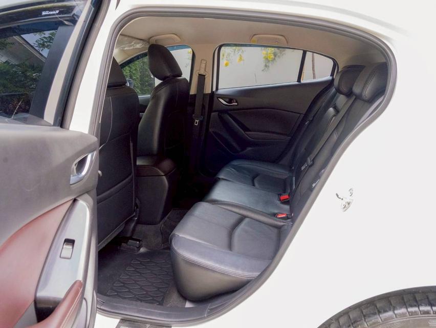 Mazda 3 2.0S ปี 2017 ♨️ #ประกันเครื่องเกียร์หลังการขาย3ปี / 30,000km. ♨️ 14