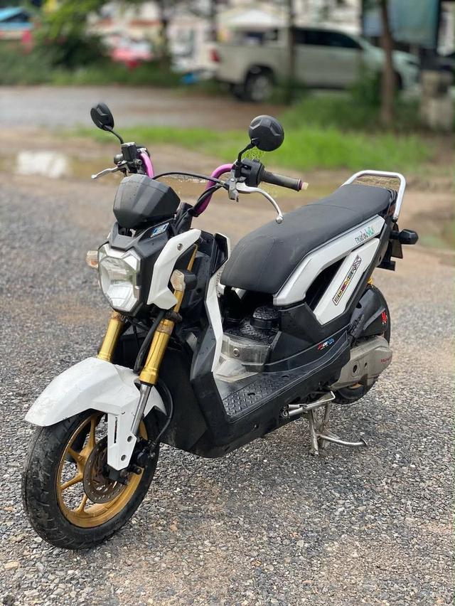 HONDA ZOOMER X ปี 56 สีขาวดำ เครื่องดี  ขับขี่ใช้งานได้เลย