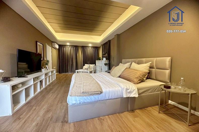 ขายทาวน์โฮม 3.5 ชั้น โครงการBritloft ถนนโชคชัย 4 แยก 28 ใกล้ MRT สถานีโชคชัย 4 พร้อมอยู่ 10