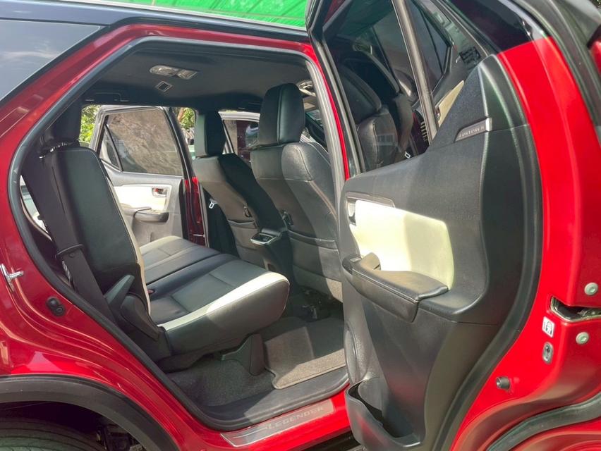 2021 2021 TOYOTA FORTUNER 2.8 LEGENDER BLACK TOP 4WD AT 2021  999,000.-  สอบถาม  0853375537 9