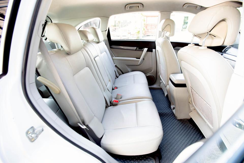 CHEVROLET Captiva 2.4 LT AWD ปี 2012 เกียร์ออโต้ สีขาว Suv 7 ที่นั่ง รูปที่ 11