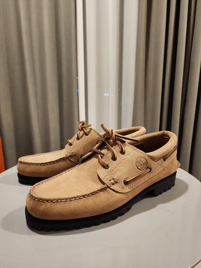 รองเท้าทรงเรือ Timberland Authentic สีเบจกลาง หนังนูบัค
