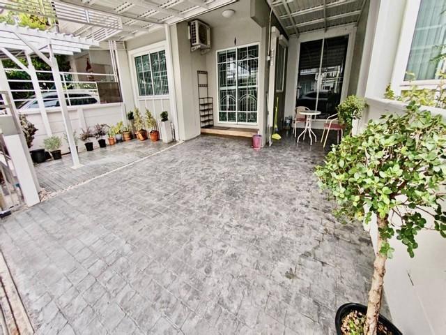 ให้เช่าทาวน์โฮม 2 ชั้น 140 ตร.ม. โครงการเดอะวิลเลจ บางนา กม. 10 ใกล้เมกะบางนา 8