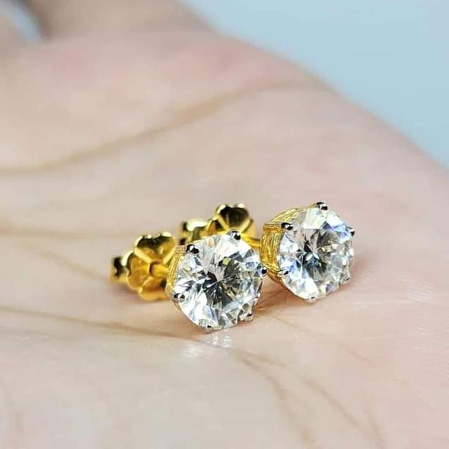 ต่างหูเพชร Moissanite