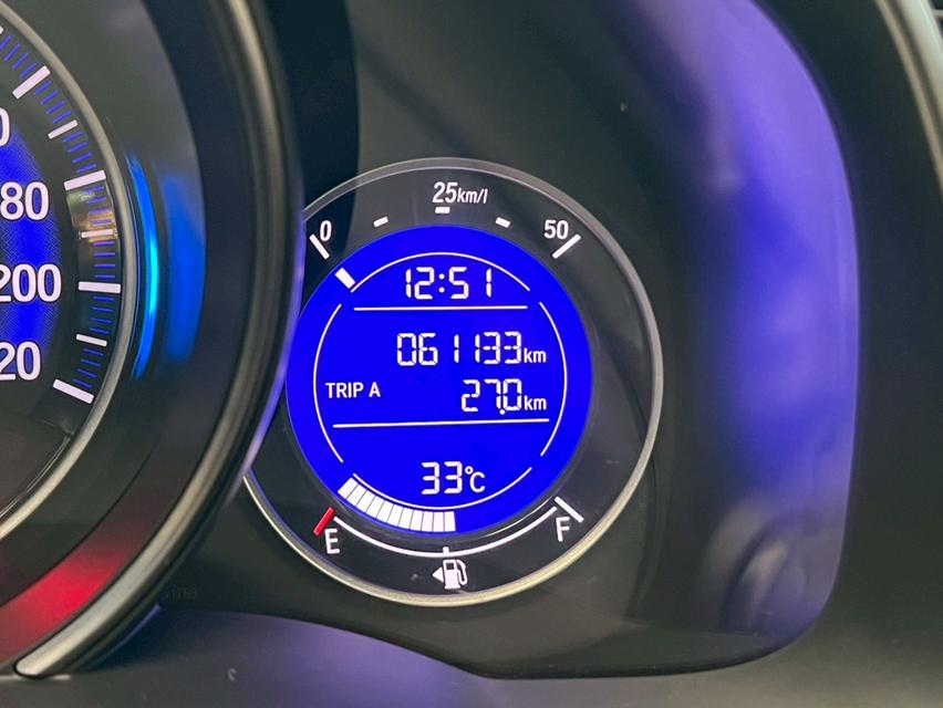 รถบ้าน มือเดียวป้ายแดง ฟรีดาวน์ได้ 12