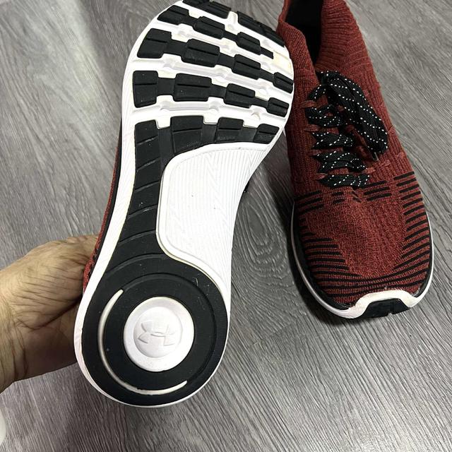 รองเท้าวิ่ง under armour  5