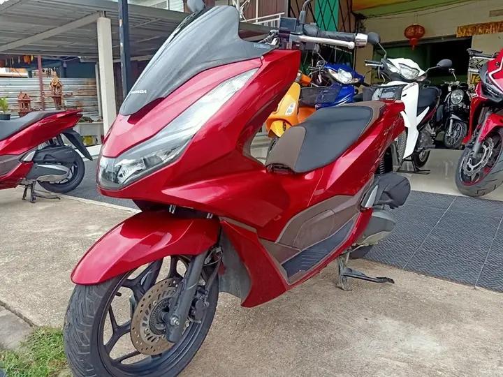 Honda PCX สีแดง 2