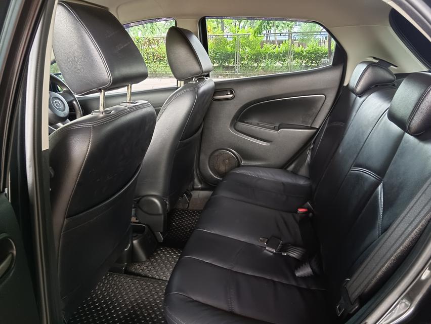 Mazda2 1.5A/T 2011 8