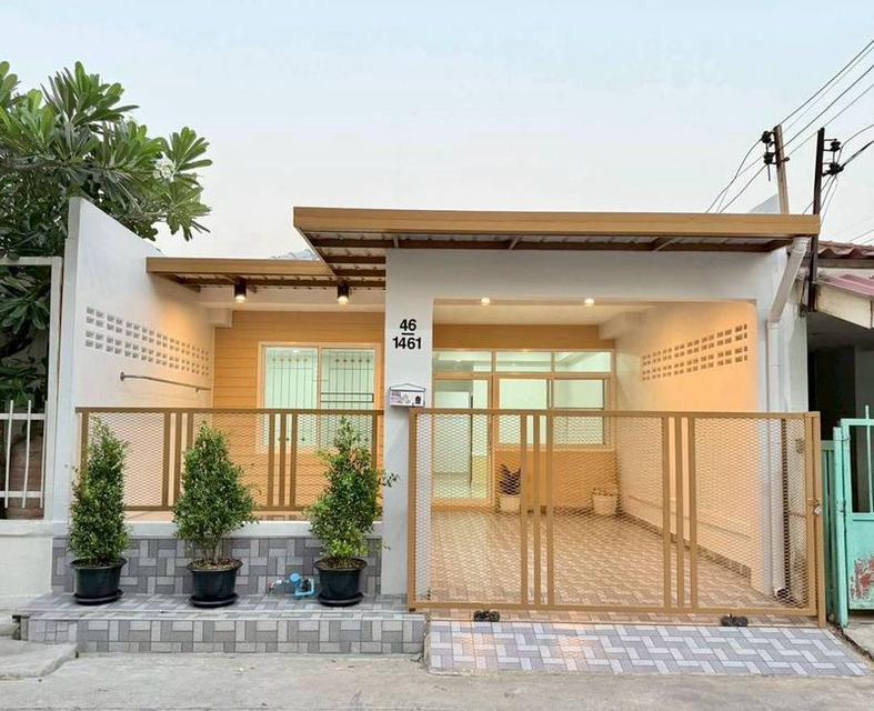 หมู่บ้านพฤกษา3  ถนนวัดลาดปลาดุก บางบัวทองทาวน์เฮาส์ชั้นเดียว ตกแต่งใหม่พร้อมอยู่ หน้ากว้าง6เมตร หน้าบ้านไม่ตรงใคร ซอยก่อนถึงตลาด 3