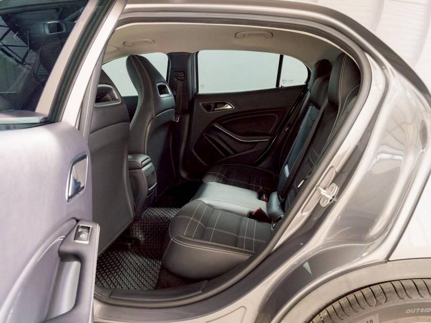 ขาย Benz Gla200 1.6Urban ปี14 16