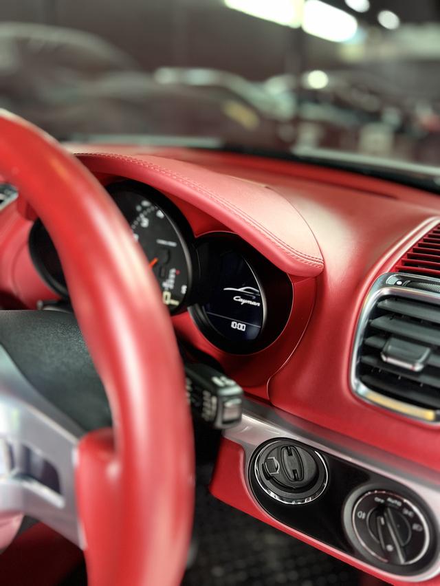 Porsche 981 Cayman ปี 2014 6