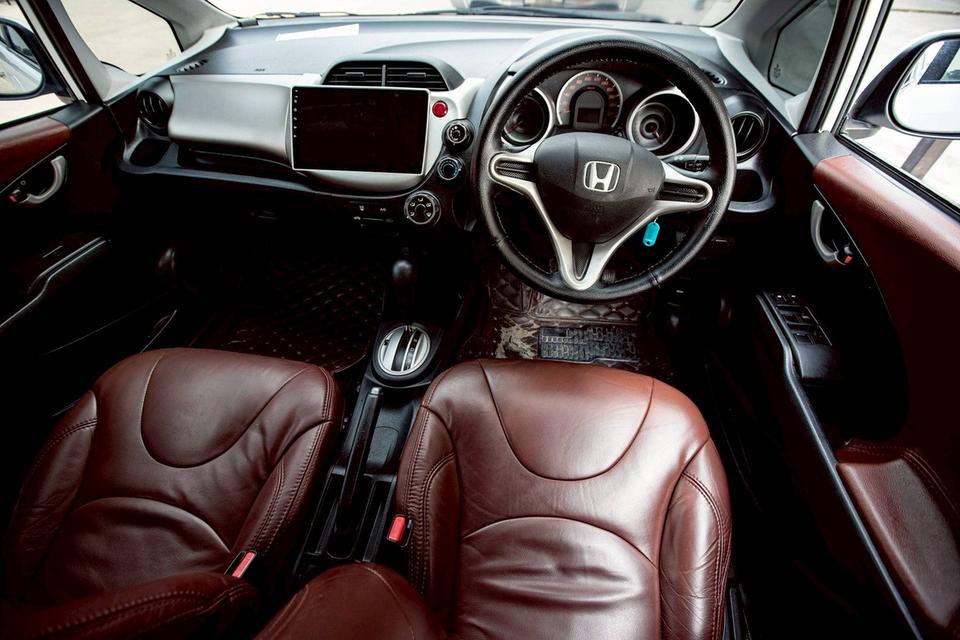 รหัสรถ GT5732 Honda Jazz 1.5 S ปี 2010 สีขาว รูปที่ 5