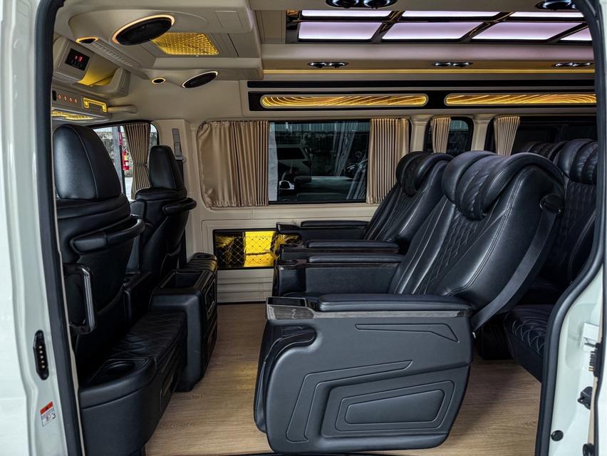 รหัสรถ WRT4596 2023 TOYOTA COMMUTER, 2.8 AT 9