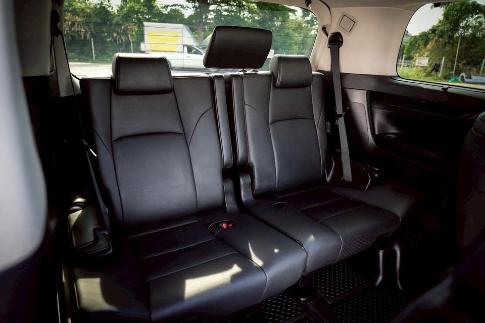 ขาย Toyota Vellfire 2.5ZG ปี20 15