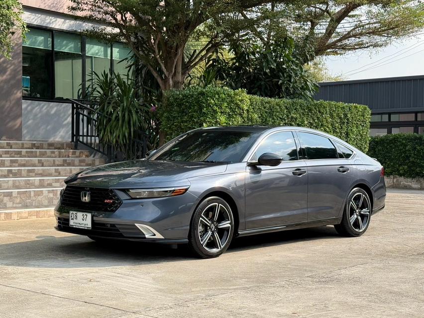 2024 HONDA ACCORD EHEV RS รถมือเดียวออกป้ายแดง รถสภาพสมบูรณ์ พร้อมใช้งาน รถวิ่งน้อย ประวัติศูนย์ครบ รถไม่เคยมีอุบัติเหตุครับ รูปที่ 4