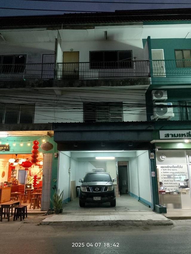 ขายอาคารพาณิชย์ 3 ชั้น 10