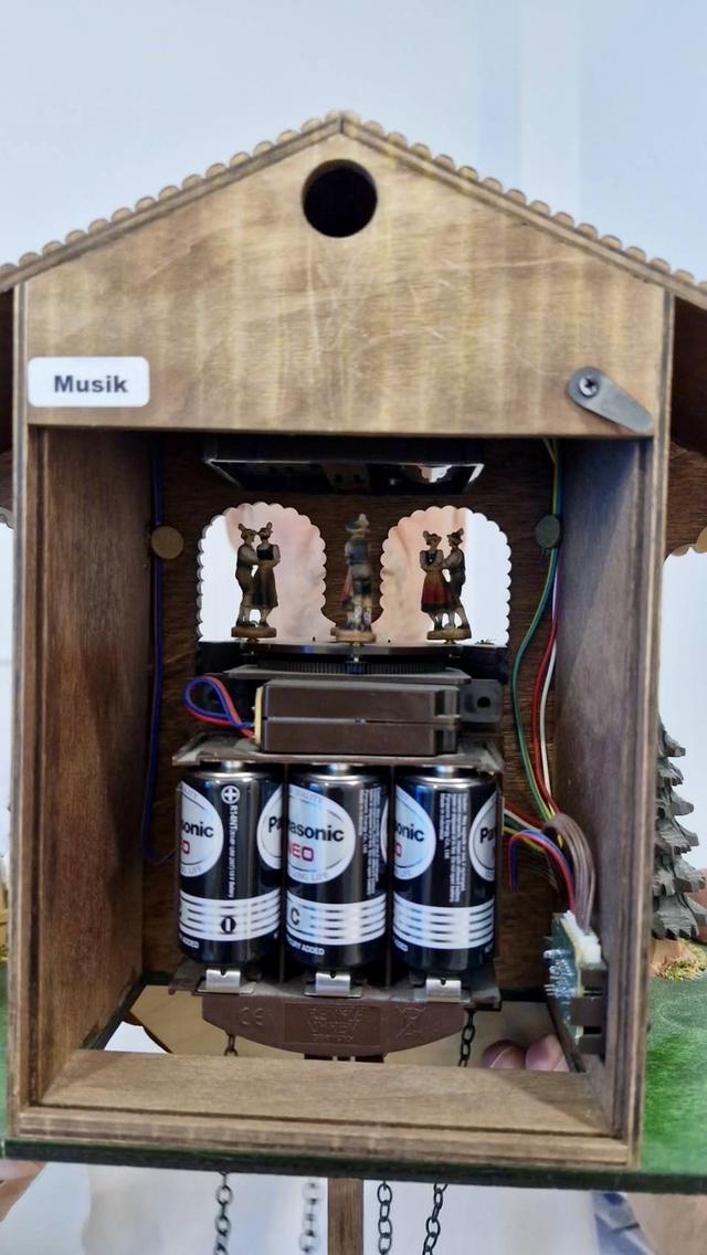นาฬิกาแขวนผนัง“KuckucksuhrSchwarzwaldhaus mit beweglichem Holzhacker“ รูปที่ 3