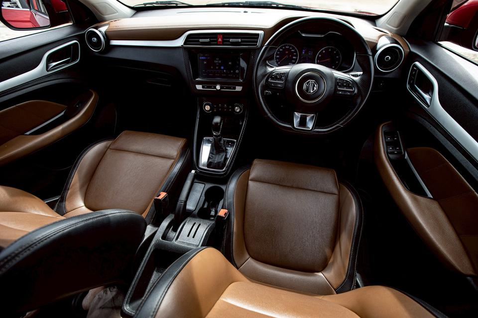 MG ZS 1.5 X ปี 2018 สีแดง มือเดียวป้ายแดง  12