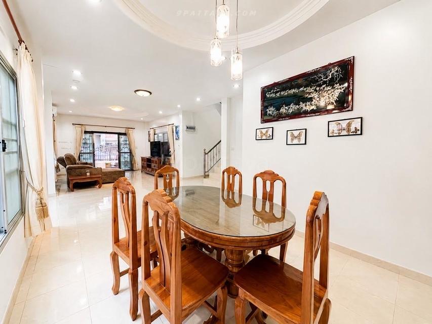 For Rent — 2-Storey Detached House with Garden at Sirisa 9, South PattayaSpacious 3 bedrooms 3 bathroom 6
