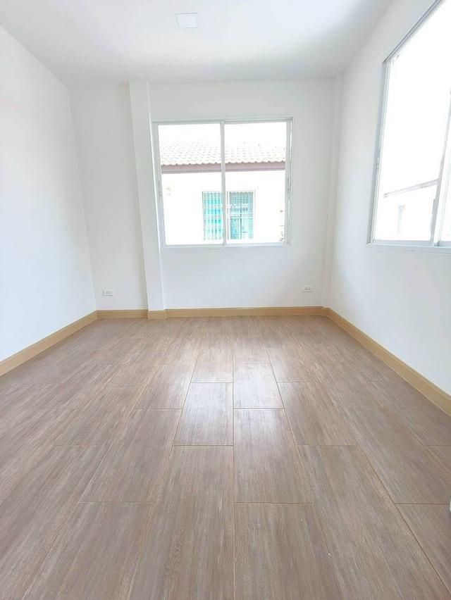บ้านเดี่ยว 2 ชั้น หมู่บ้านสัมมากร เฟส 3 เขตมีนบุรี • กรุงเทพฯ 17