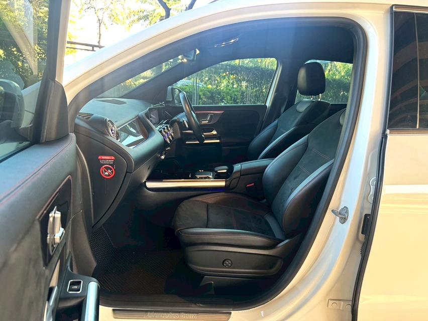 ขายรถ Benz GLA200 AMG W247 ปี 2021 สีขาว เกียร์ออโต้ 11