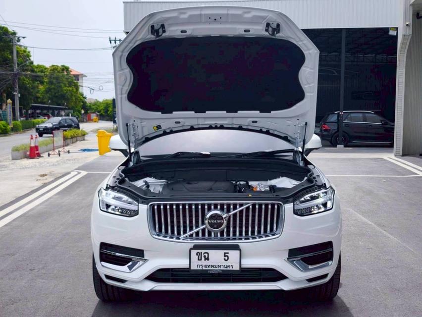 รหัสรถ KPV8 2025 Volvo XC90 Recharge AWD Inscription Plug-in Hybrid สีขาว เลขไมล์ 706 KM