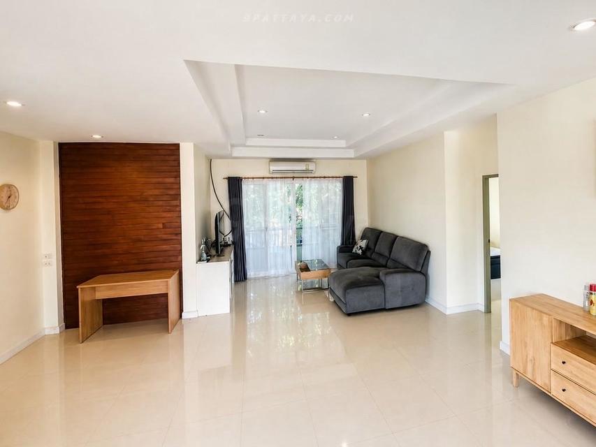 Urgent Sale — Large 2-Storey Detached House in Nong Pla Lai, PattayaUrgent sale at a special price. Owner needs to sell below market value 406sqw 4