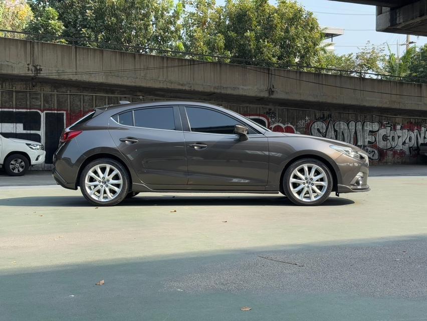 ขายรถ mazda3 2.0S Sport ปี 2015 สีน้ำตาล เกียร์ออโต้ 8