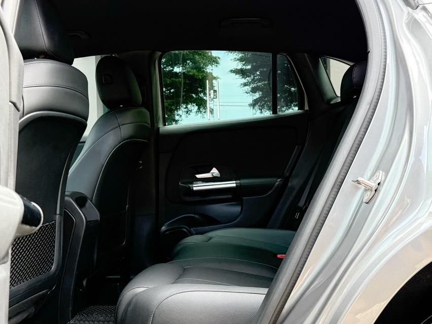 2022 BENZ GLA 200 รถมือเดียวออกป้ายแดง วิ่งน้อยเพียง 5X,XXX กม รถเข้าศูนย์ทุกระยะ ไม่เคยมีอุบัติเหตุครับ 15