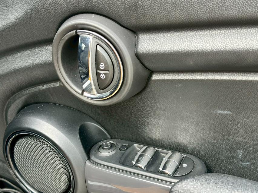 รหัสรถ PAT8003 Mini Cooper D 5-Turer RHD ปี 2017 สีส้ม (F55) 10